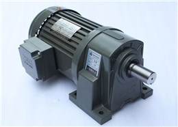 卧式齿轮减速电机（1:3-1:200）